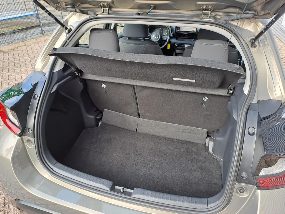 Toyota Yaris 1.5 Hybrid Active AUTOMAAT | Navigatie | Adaptieve Cruise | Climate | Camera | Rijstrooksensor met correctie | Apple Carplay/Android Auto
