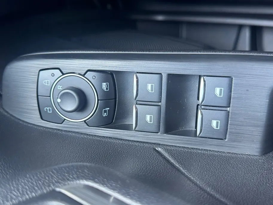Ford Kuga Ford Kuga 2.5 PHEV Titanium stoel/stuurverwarming | panoramadak