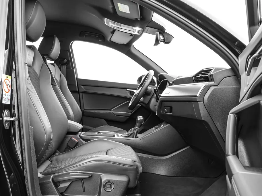 Audi Q3 45 TFSIe 245pk S-tronic Advanced Edition · SOH 92,5% · Camera · Apple/Android Car Play · S line interieur · P-Sensoren · Elek. Achterklep · 18'' Inch · Stoelverwarming ·