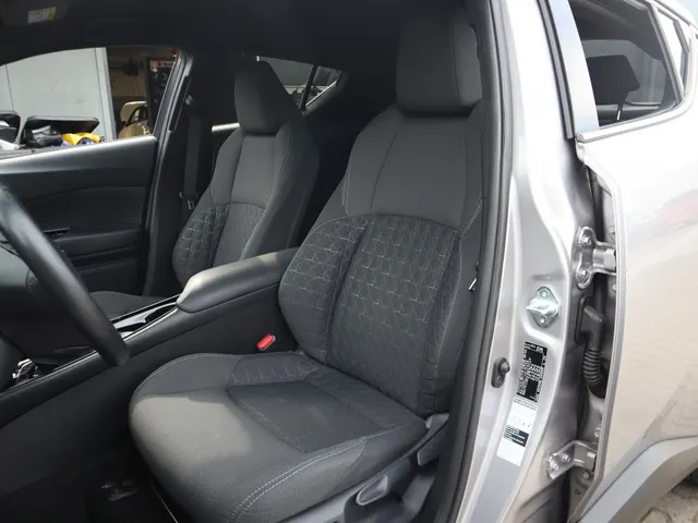 Toyota C-HR 2.0 Hybrid First Edition Trekhaak | Blindspot | Stuur en stoelverwarming