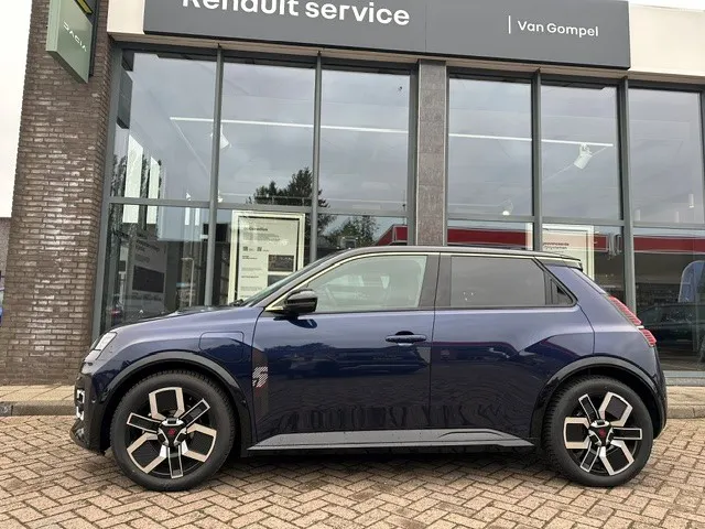 Renault 5 Comfort range iconic cinq 52 kWh | INCL. V2G LADER | WINTERPACK | CAMERA