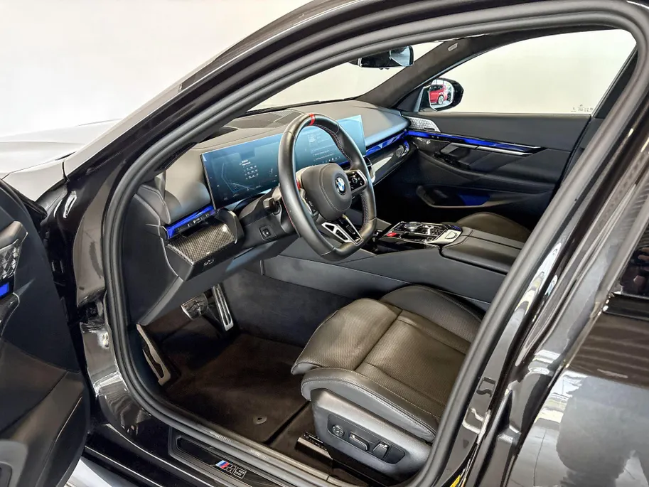 BMW M5 Touring M Drive Professional