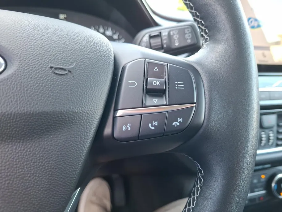 Ford Fiesta 1.0 EcoBoost Hybrid Titanium | Stoel- stuur en voorruitverwarming | Apple Carplay & Android auto | Cruise control