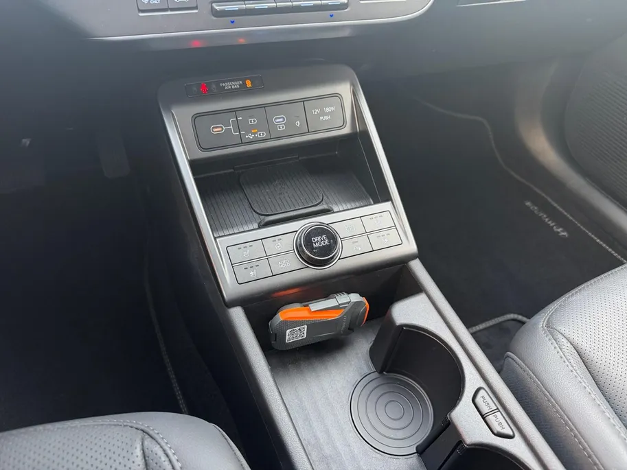 Hyundai Kona 1.6 GDI HEV Premium Sky | Schuif-/kantel dak | Navigatie | Apple Carplay/ Android Auto | Stoelventilatie | Stuur/ Stoelverwarming |