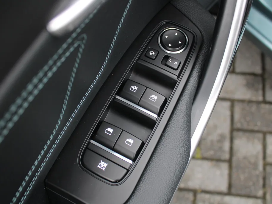 Kia Ceed 1.0 T-GDi Design Edition | Stuur-/stoelverwarming | Cruise | Camera | 16' LM | Dodehoekdetectie | JBL audio | LED |