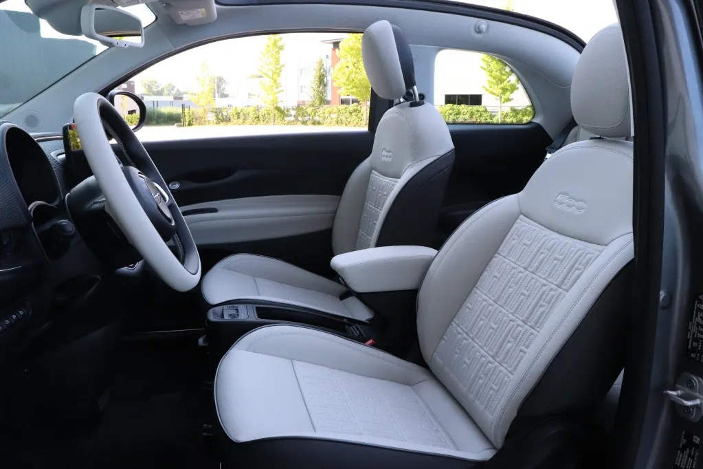 Fiat 500e C La Prima by Bocelli 42 kWh | JBL | Winter | Camera | 17′