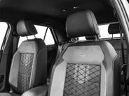 Volkswagen T-Roc 1.5 TSI 150pk DSG R-Line Business · Camera · Apple/Android Car Play · Stoelverwarming · Parkeerassistent · ACC · Draadloze Telefoonlader · Garantie t/m 12-04-2027 of 100.000