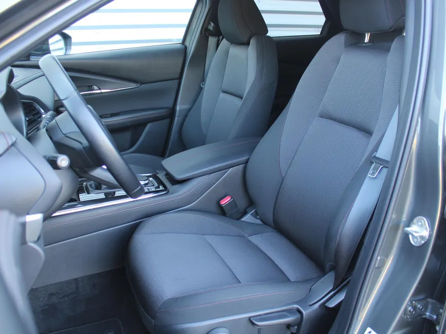 Mazda CX-30 2.0 e-SkyActiv-X M Hybrid Homura | Stoel-/stuurverwarming | Camera | 18' LM | LED | HUD | Dodehoek detectie | Elek. achterklep | Cruise adapt. |