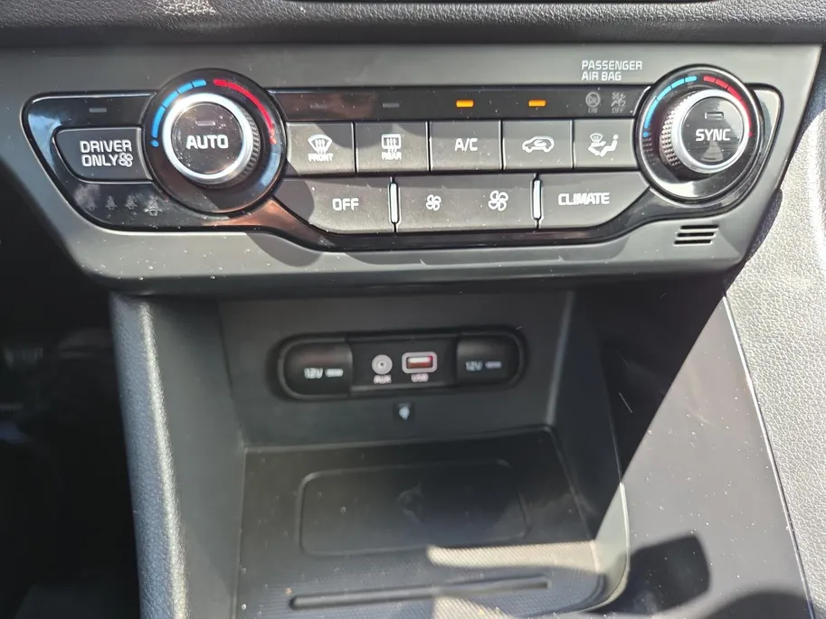 Kia Niro 1.6 GDi Hybrid ExecutiveLine | Zeer nette auto | Trekhaak | All-season banden | Navigatie | Apple CarPlay & Android Auto | Lederen bekleding | Lage km stand | NAP