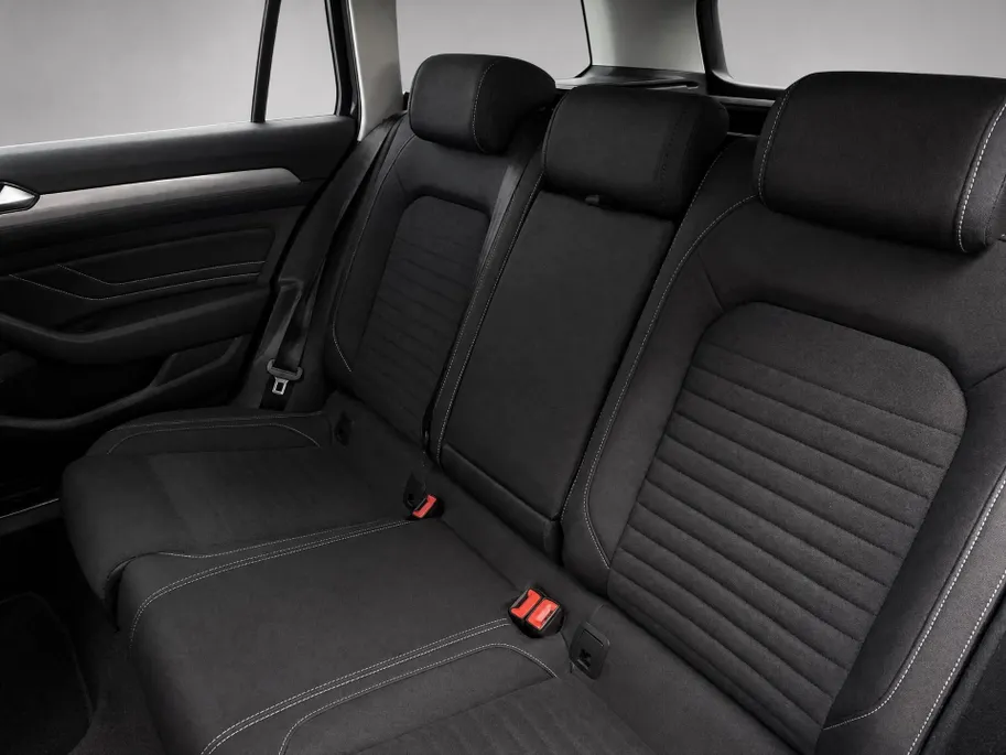 Volkswagen Passat Variant 1.4 TSI 218pk DSG PHEV GTE Business · Panoramadak · Camera · Apple/Android Car Play · Navigatie · Stoelverwarming · 18'' Inch ·