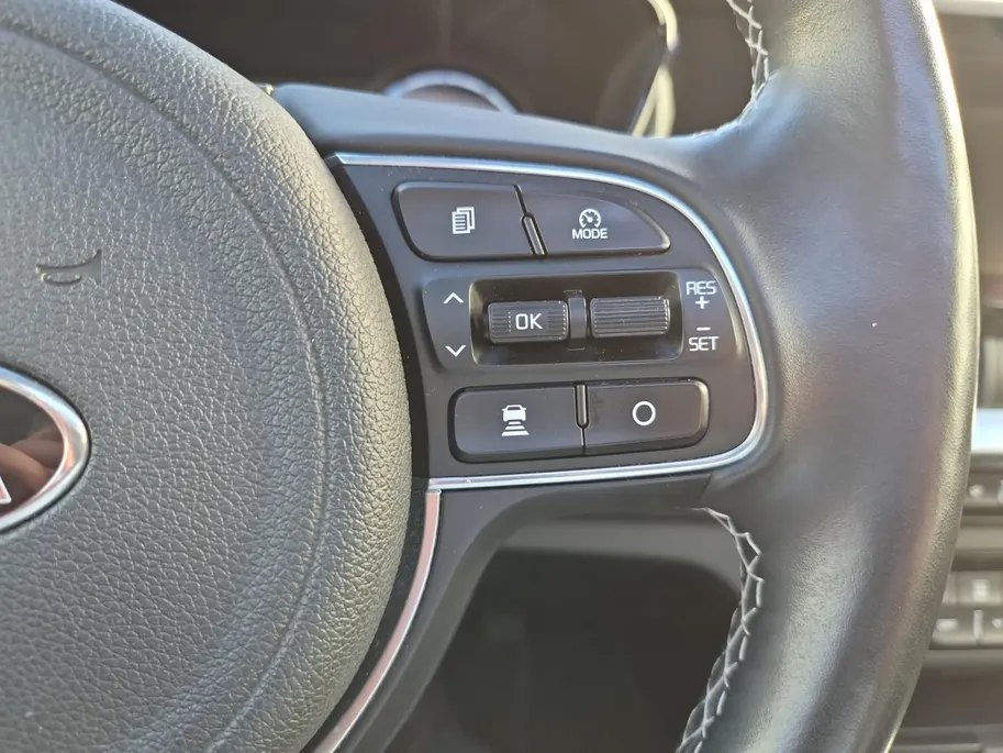 Kia e-Niro DynamicPlusLine 64 kWh | SOH 99,5 % | 3 Fase laden | 1e Eigenaar | Dealer onderhouden | Stoelverwarming | Schuif-/kanteldak | Fabrieksgarantie t/m 24-08-2029 + 3x 1 jaar |  NAP |