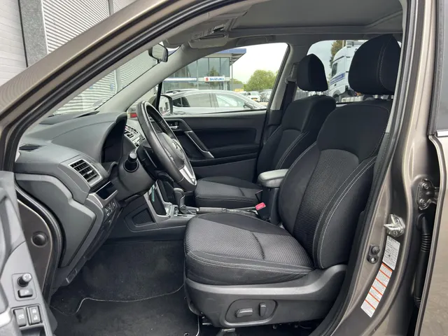 Subaru Forester 2.0 Luxury Plus Eyesight Automaat | Trekhaak | 17' LM Velgen | Climate Control | Elek. Schuif/Kantel Dak