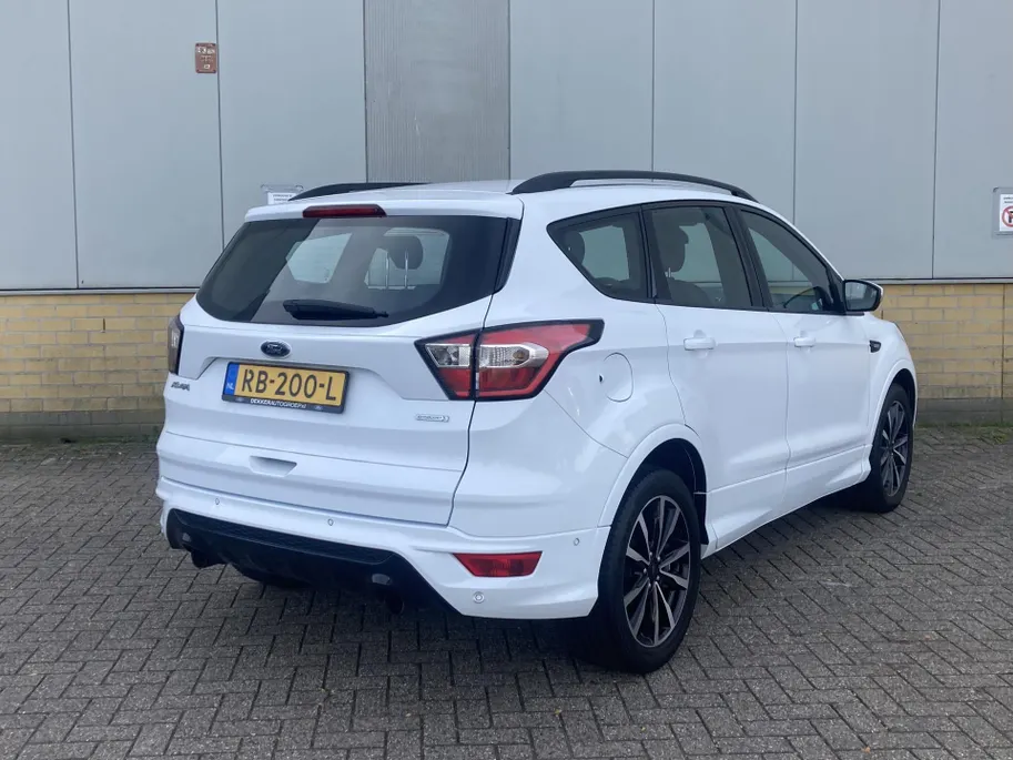 Ford Kuga 1.5 EcoBoost 150 pk ST Line afneembare - trekhaak - voorruitverwarming - groot navi