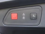 Peugeot 3008 1.6 e-THP Allure | Trekhaak | Navi | Elektr. achterklep | Camera | Apple Carplay/Android Auto | Cruise | 18' LM | All seasons |