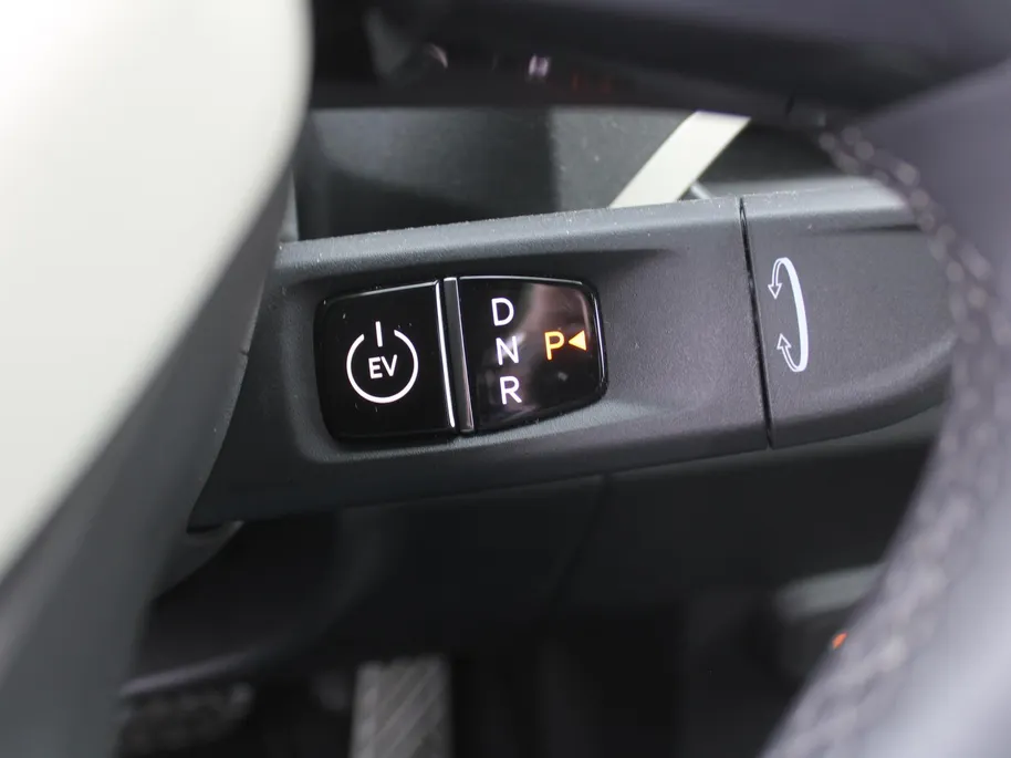 Kia EV5 GT-PlusLine 81.4 kWh | Schuifdak | Stuur-/stoelverwarming + ventilatie | Warmtepomp | 360 Camera | Geheugenstoel | Leer | HUD | LED | 19' LM |