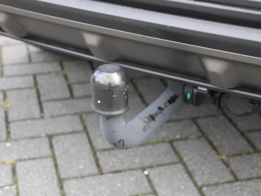 Lynk & Co 01 1.5 | PHEV | Trekhaak | Stoelverwarming | Elek. stoelverstelling + achterklep | Pano dak | Dodehoek detectie | Camera | 20' LM | HK Audio |