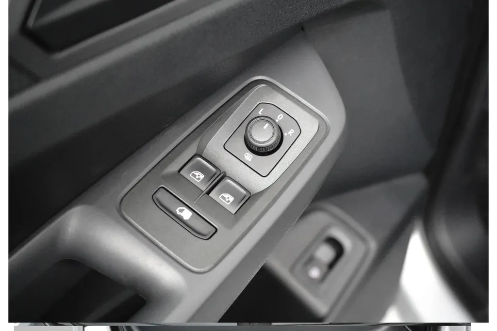 Ford Transit Connect 1.5 EcoBoost PHEV L2 Trend 150 pk | Navigatie | Trekhaak | Dual Zone Climate Control | Apple Car Play | Android Auto | Parkeersensoren voor en achter | Uit voorraad leverbaar