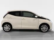 Toyota Aygo 1.0 X-JOY | NAVI | CAMERA | DEALERONDERHOUDEN |