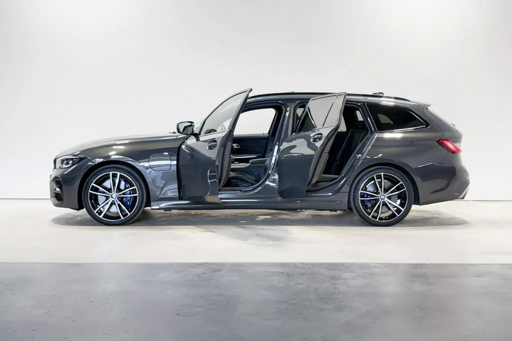 BMW 3 Serie Touring 330e High Executive Model M Sport