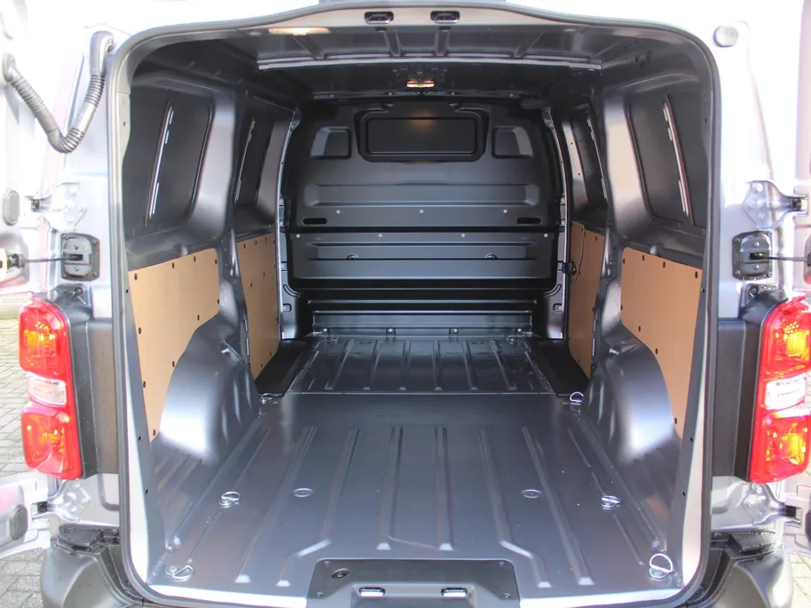 Toyota ProAce Long Worker 2.0 D-4D Challenger | Carplay | PDC | Airco | Cruise | Schuifdeur rechts |