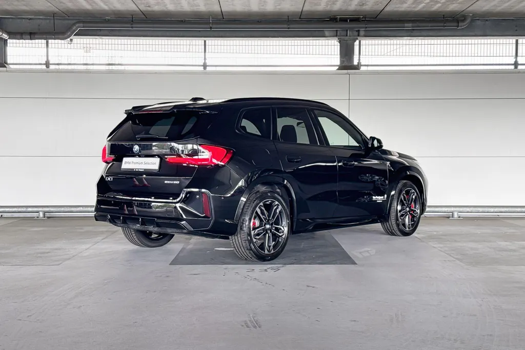 BMW iX1 eDrive20 67 kWh M Sport Edition