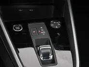 Audi A3 Sportback 35 TFSI 150pk S-tronic S edition · Apple/Android Car Play · Navigatie · Elek. Achterklep · P-Sensoren · Cruise Control · Zwart Optiek · 19'' Inch ·
