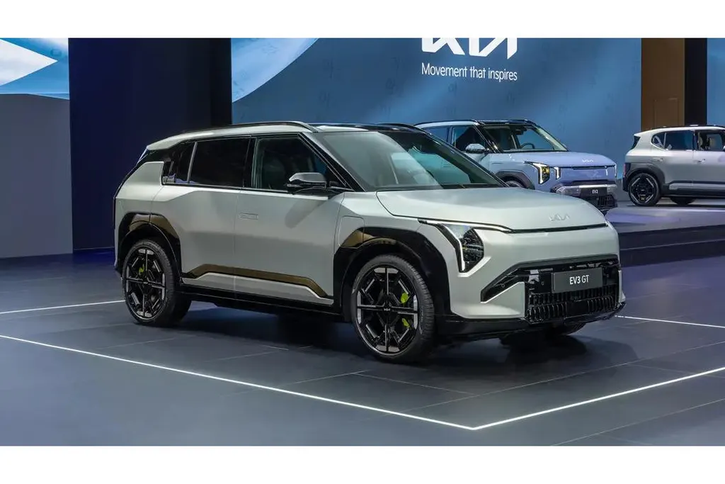 Kia EV3 GT AWD 81.4 kWh Launch control | Elektronisch adaptief onderstel met road-preview | 20' lichtmetalen GT-velgen