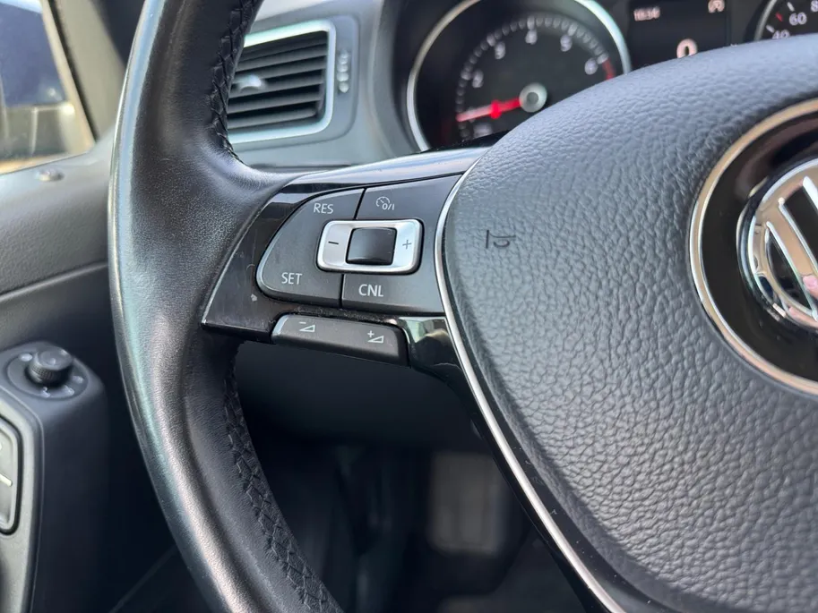 Volkswagen Polo 1.0 Bluemotion Edition | NL auto | Automaat | Parkeersensoren voor en achter | 15' lichtmetalen velgen | Cruise control | Airco | Elektrische ramen voor en achter | Bluetooth | Bovag garantie |