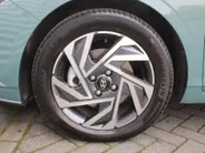 Hyundai i20 1.0 T-GDI Comfort Smart | Camera | 16' LM | Cruise | Navi | Apple Carplay/Android Auto | Dodehoek detectie | Airco | Automaat |