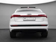 Audi e-tron Sportback 55 quattro S edition 95 kWh 408pk · SOH 99,2% · Panoramadak · 360 Camera · Bang & Olufsen Sound · Afneembare Trekhaak · Matrix LED · Apple/Android Car Play ·