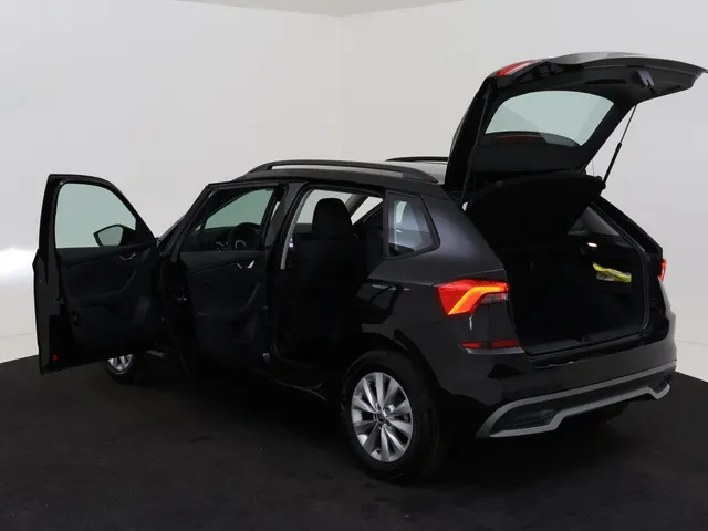 Škoda Kamiq 1.0 TSI Ambition Apple CarPlay | Android Auto