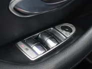 Mercedes-Benz E-Klasse 300 e AMG Line l Trekhaak l Panoramadak l Keyless l stoelverwarming