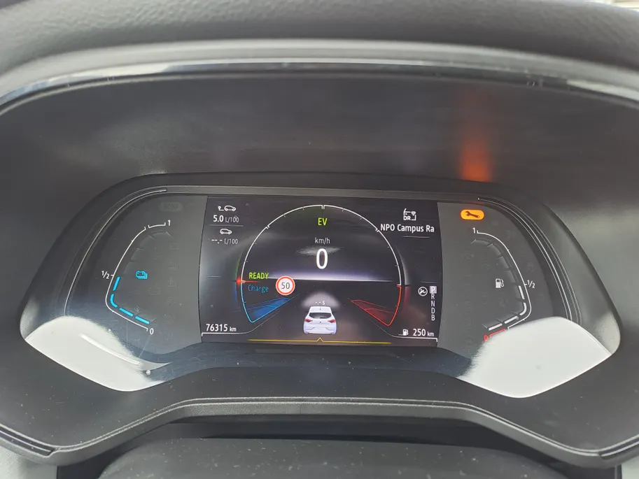 Renault Clio 1.6 E-Tech Full Hybrid 145 evolution AUTOMAAT | Navigatie | Sensoren | Airco | Cruise | Rijstrooksensor met correctie | DAB | Apple Carplay/Android Auto
