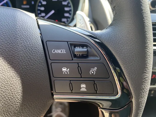 Mitsubishi Eclipse Cross 2.4i PHEV First Edition | All Seasons