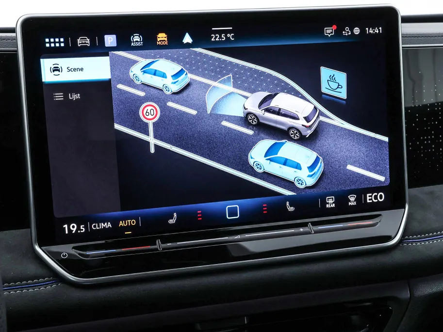 Volkswagen Tiguan R-Line 1.5 eHybrid 204 PK 6 versn. DSG · Voorstoelen verwarmbaar · Sfeerverlichting · All-season banden