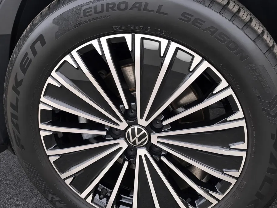 Volkswagen Tiguan 1.5eTSI/150PK Goal · Navigatie · Trekhaak · 360°Camera + Parkeersensoren · Garantie t/m 01-10-2027