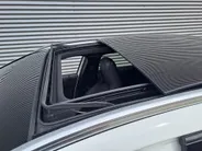 Mercedes-Benz GLA 180 Business Solution AMG AUTOMAAT | Trekhaak | Schuif/kanteldak | Navigatie | Camera | AMG-styling | Climate | Sensoren | Apple Carplay/Android Auto | Cruise | Stoelverwarming