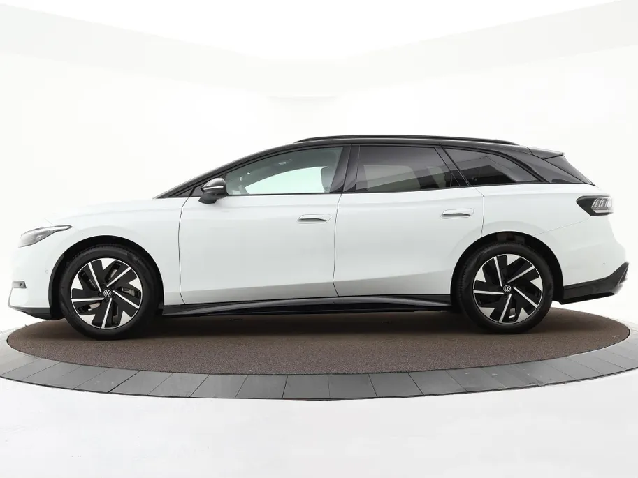 Volkswagen ID.7 Pro Limited Edition 77 kWh accu 286 PK · Draadloze telefoonlader · 360 camera · verwarmde voorstoelen · Voorraad OUTLET · Prijs is inclusief inruilpremie ·