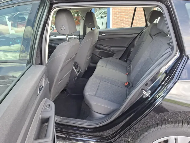 Volkswagen Golf Variant 1.0 TSI Life NL-auto | rijklaarprijs !!