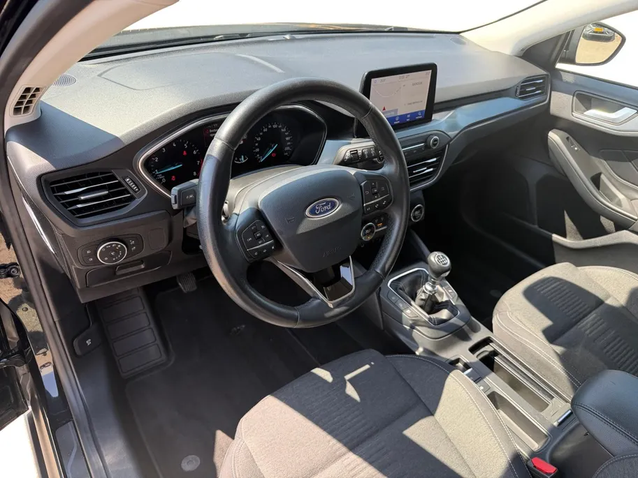 Ford Focus 1.0 EcoBoost Active Business | Parkeersensoren voor en achter | Navigatie | 17' lichtmetalen velgen | Apple carplay & Android auto | Keyless entry | Bovag garantie |