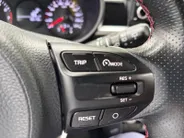 Kia Picanto 1.0 MPi GT-Line Edition Apple Carplay/Android Auto , navi , cruise , lm velgen , tel , camera , usb , sport stoelen , super mooie uitvoering . auto is voorzien van een nieuwe koppeling