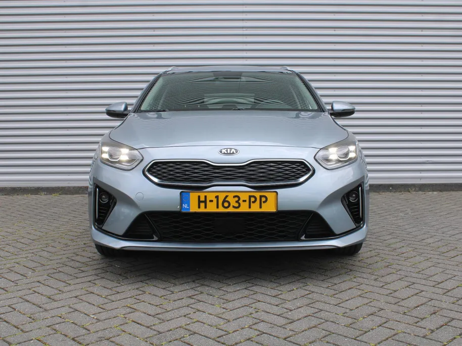 Kia Ceed Sportswagon 1.6 GDI PHEV DynamicPlusLine | Trekhaak | Stuur-/stoelverwarming | Plug-in | 16" LM | Clima | Camera | Cruise adapt. | Navi | LED |
