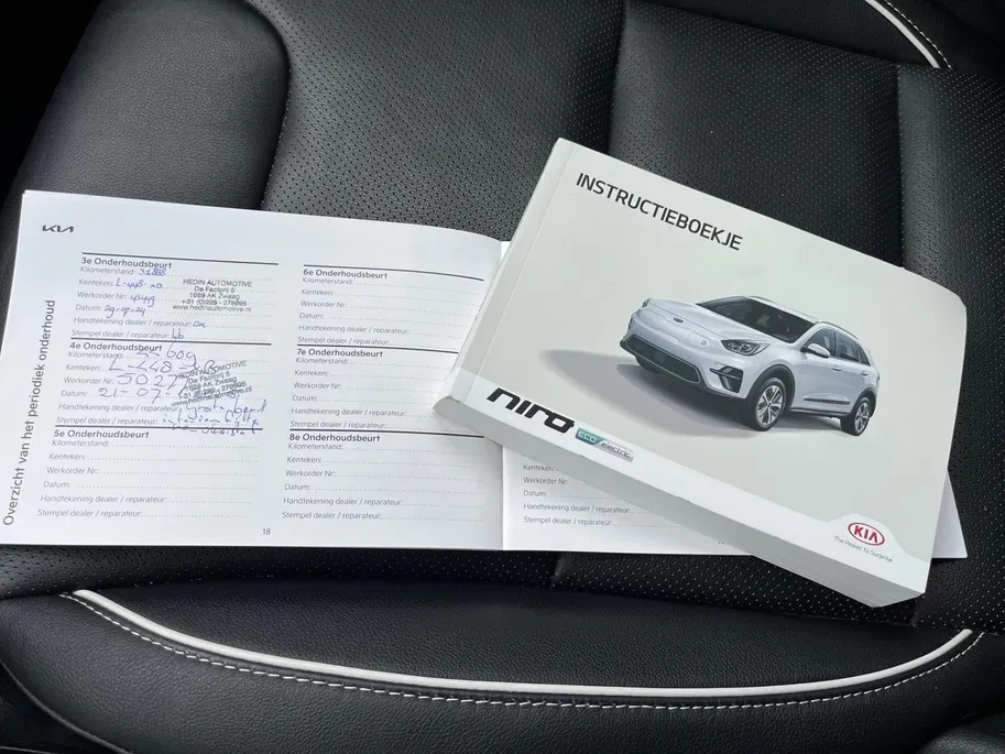 Kia e-Niro ExecutiveLine 64 kWh | Lederen bekleding | Elektrische stoelverstelling | JBL Audio systeem | Stoelventilatie