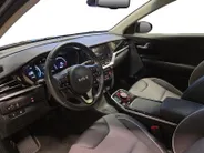 Kia e-Niro DynamicPlusLine 64 kWh | 1e Eigenaar | Accu 100% | Dealer onderhouden | Cruise Control Adaptief | Schuif/Kantel dak | Stoelverwarming | Apple Carplay/Android Auto | Camera | Fabrieksgarantie | NAP