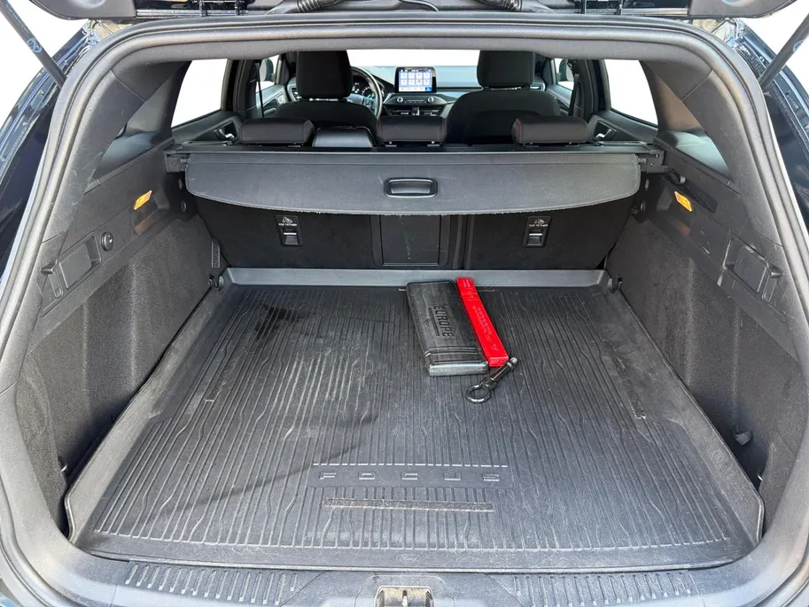 Ford Focus Wagon 1.0 EcoBoost ST-Line Automaat | Nieuwe Distributie | Winterpack | Achteruitrijcamera | Apple carplay/Android auto | Climate Control | Cruise Control | 12 maanden Garantie! |