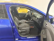 Renault Clio 145PK E-Tech Full Hybrid Esprit Alpine Automaat | 1e eigenaar | Bose Audio | Stoelverwarming | 9,3' Navi | Camera | Digital Cockpit | Adaptive Cruise Control | Climate Control | Lichtmetalen Velgen | Full LED |
