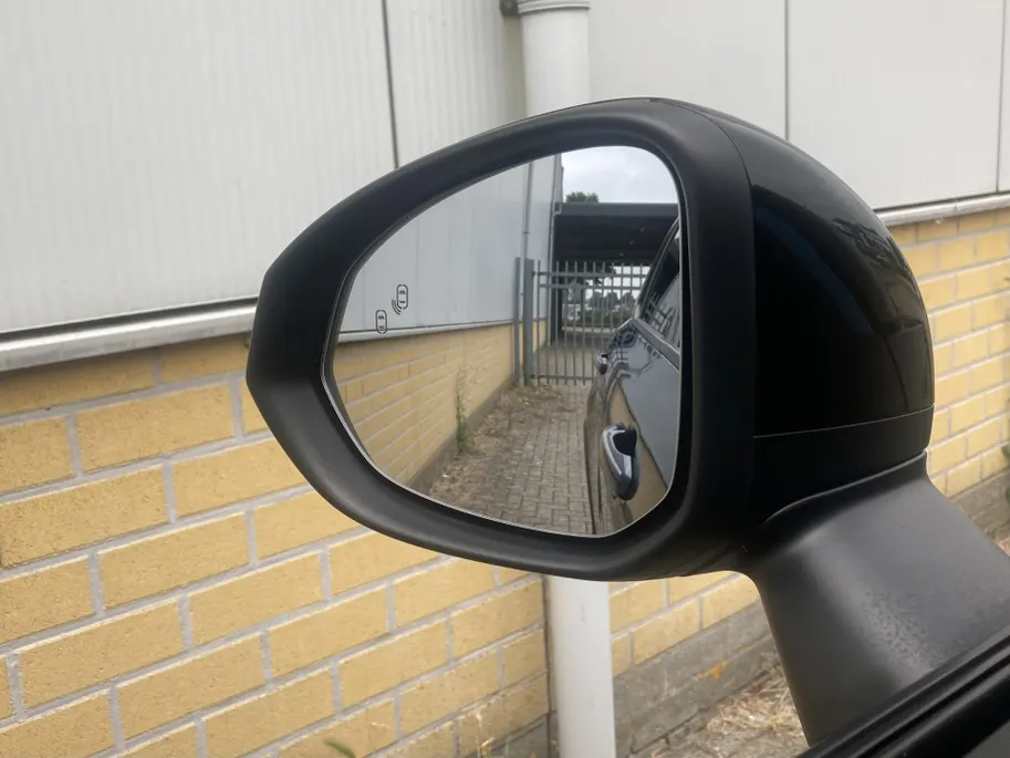 Lynk & Co 01 1.5 PHEV 261PK 1800KG Trekgewicht- Panorama Dak