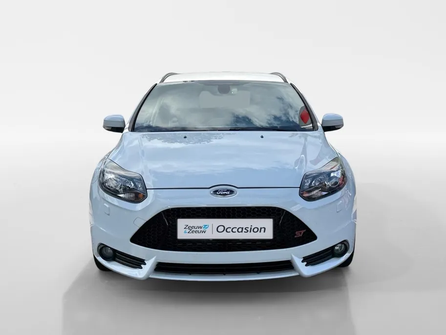 Ford Focus Wagon 2.0 EcoBoost ST-3 | Recaro-Stoelen | Parkeer Camera | Leder | Cruise Control | Climate Control | Parkeer Sensoren |