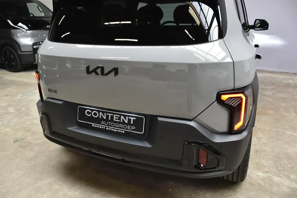Kia EV2 61 kWh 135pk (5-zits) Black-Line