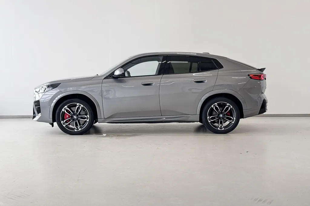 BMW iX2 eDrive20 67 kWh M Sport Edition